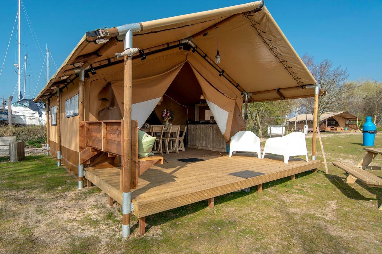 Tent,810567048:JPEG